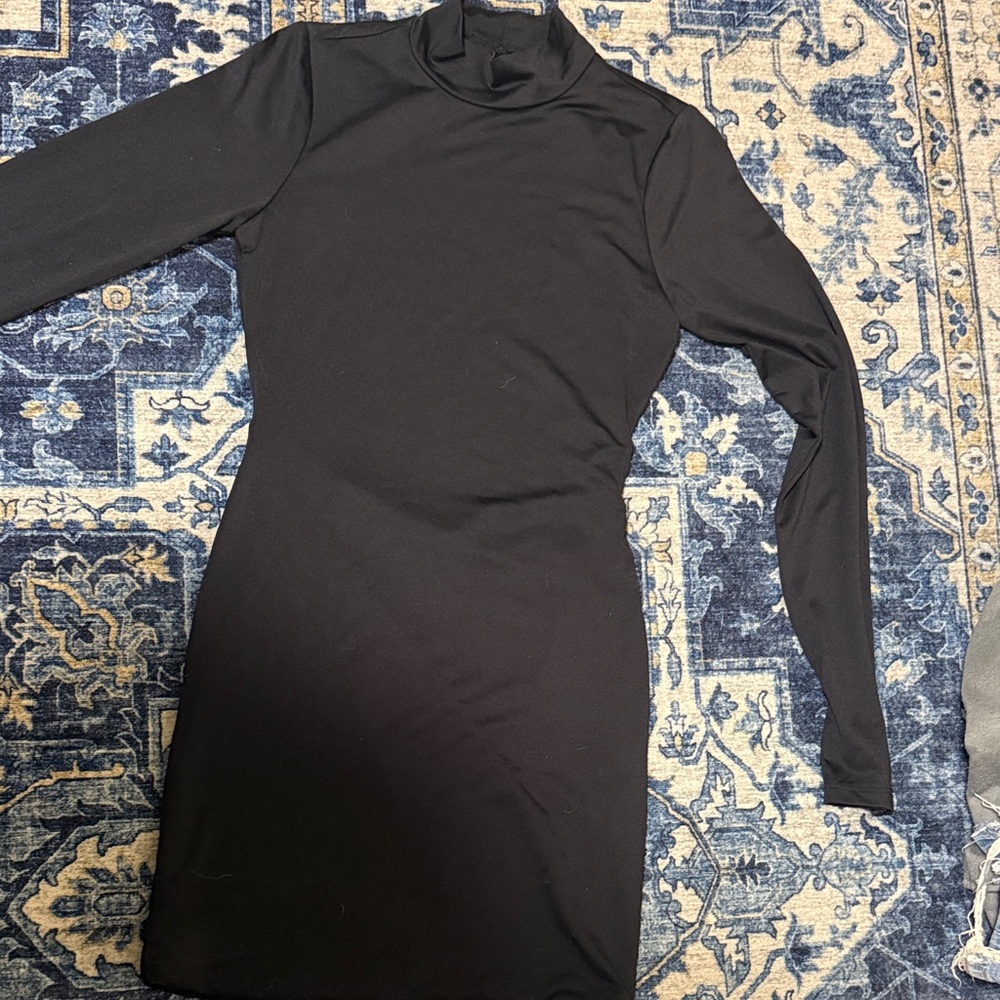 Forever 21 Black Backless Long Sleeve Dress